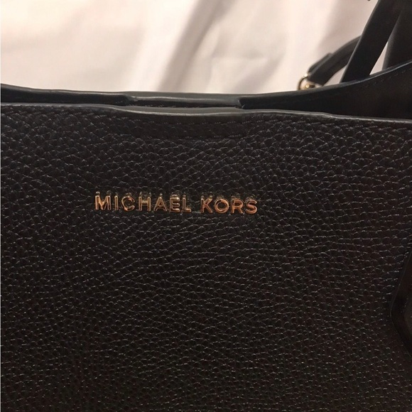 Michael Kors Large Mercer Tote - Picture 7 of 10